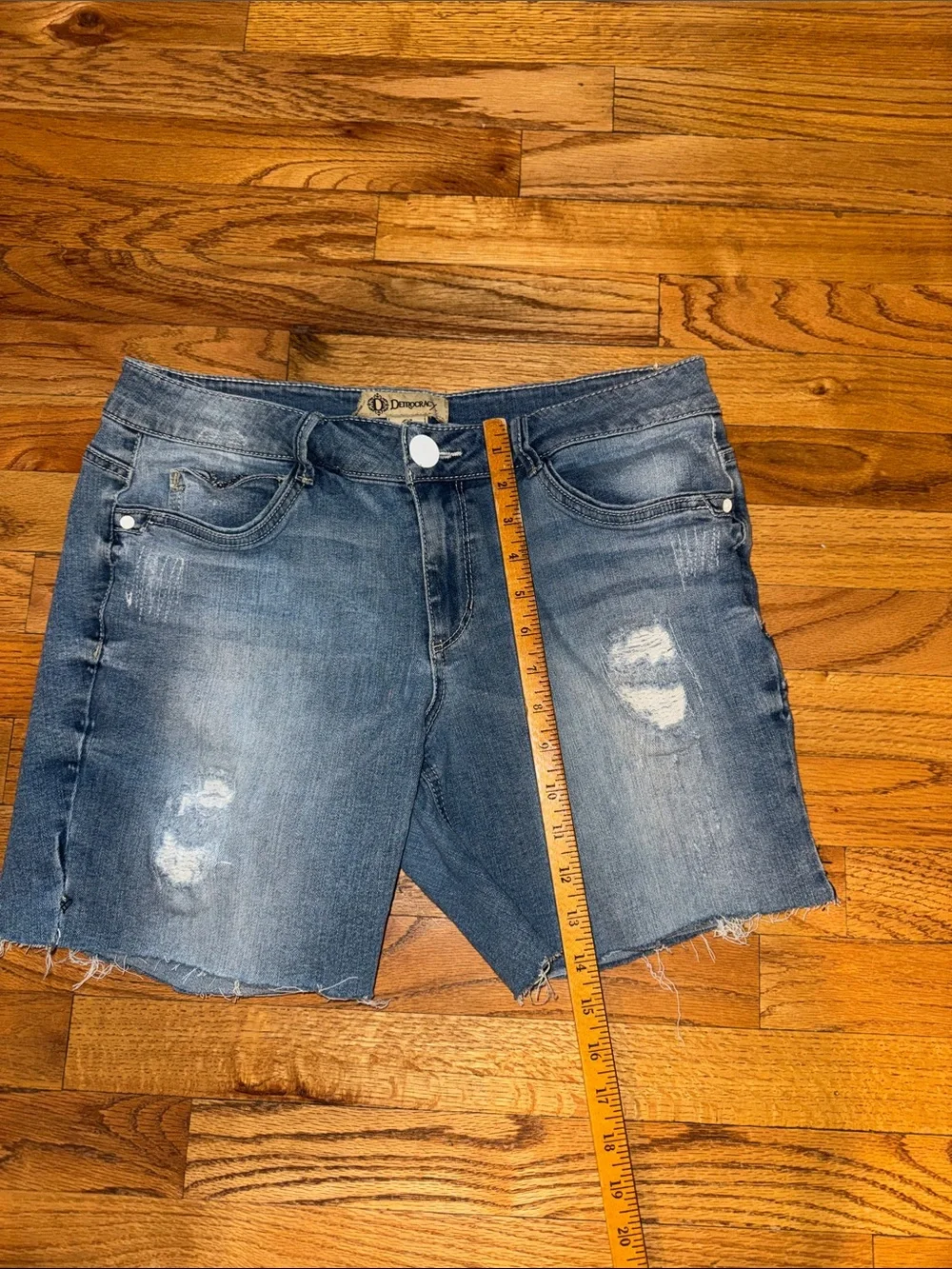 Democracy Distressed Denim Shorts in Medium Blue size‎ 12
